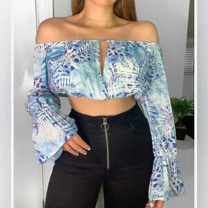 BLUE BLUSH BOUTIQUE CROP TOP SIZE MEDIUM NWT